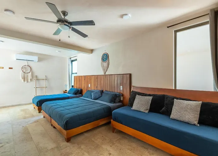 Family With Kitchenette & Terrace - Santuario Boutique Apartament